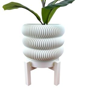 The Maro Planter Pot, Flower Pot, Indoor Planter w/ Drainage Tray